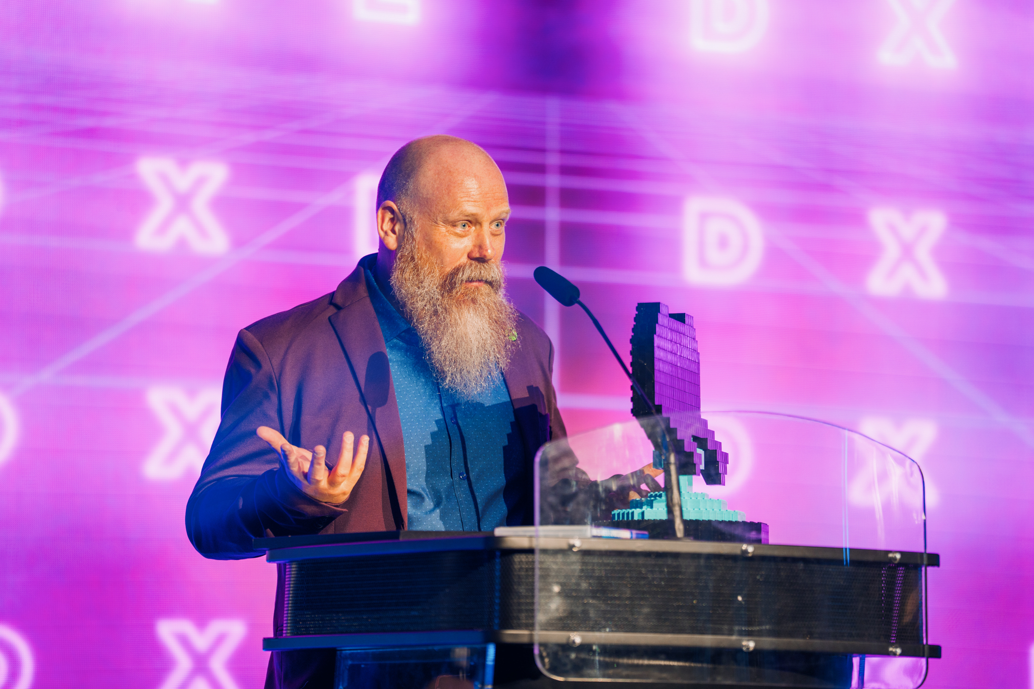 Danish Xbox League’s forperson Tom Binder holder takke tale